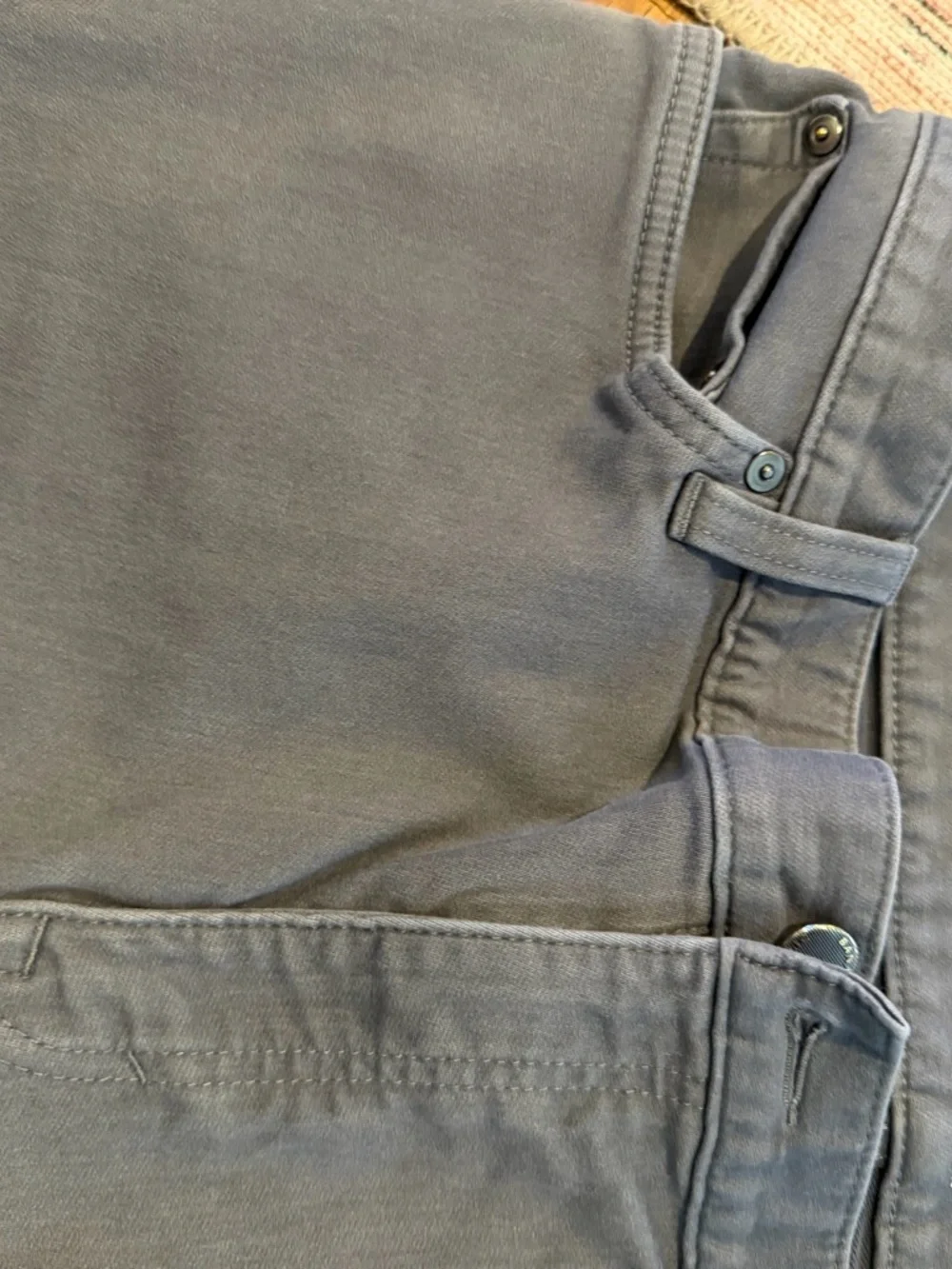 Banana Republic Traveler Pants in Charcoal Gray - Picture 3 of 3